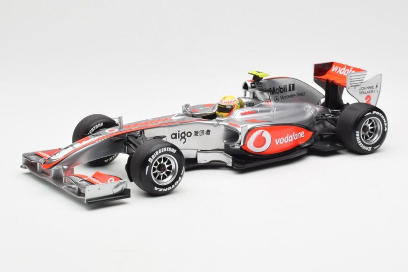 Vodafone McLaren Mercedes MP4-25 #3 L. Hamilton F1 Showcar 2010 Minichamps 1:18 530101872 Metalas