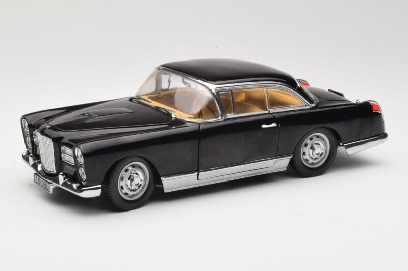 Facel Vega HK500 Juodas Sun Star 1:18 3751 Metalas