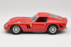 Ferrari 250 GTO Raudonas Bburago 1:18 B003 Metalas - nuotrauka 4 iš 8