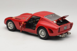 Ferrari 250 GTO Raudonas Bburago 1:18 B003 Metalas - nuotrauka 5 iš 8