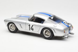 Ferrari 250 GT SWB #14 P. Noblet / J. Guichet Team Noblet 3rd Place 24 Hours of Le Mans 1961 CMC 1:18 M-079 Metalas - nuotrauka 5 iš 6