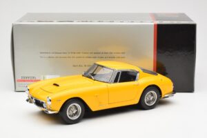 Ferrari 250 GT SWB Geltonas CMC 1:18 M-054 Metalas - nuotrauka 6 iš 6