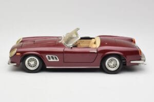 Ferrari 250 GT California Raudonas Hot Wheels 1:18 3401158 Metalas - nuotrauka 4 iš 8
