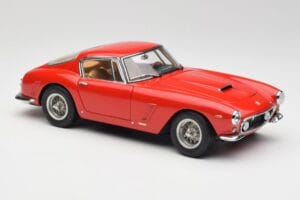 Ferrari 250 GT SWB Raudonas CMC 1:18 M-046 Metalas - nuotrauka 4 iš 6