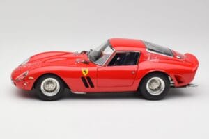 Ferrari 250 GTO London Show Raudonas CMC 1:18 M-256 Metalas - nuotrauka 3 iš 6