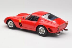 Ferrari 250 GTO London Show Raudonas CMC 1:18 M-256 Metalas - nuotrauka 5 iš 6