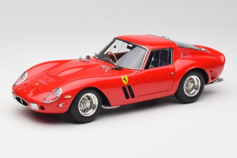 Ferrari 250 GTO London Show Raudonas CMC 1:18 M-256 Metalas