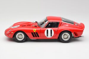 Ferrari 250 GTO #11 J. Surtees / M. Parkes Paris 1000km 1962 CMC 1:18 M-249 Metalas - nuotrauka 3 iš 6