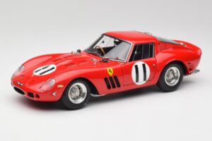 Ferrari 250 GTO #11 J. Surtees / M. Parkes Paris 1000km 1962 CMC 1:18 M-249 Metalas