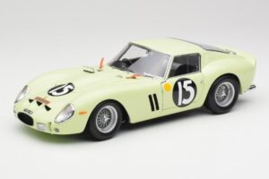 Ferrari 250 GTO #15 S. Moss / I. Ireland Goodwood Tourist Trophy Winner 1962 Kyosho 1:18 08438C Metalas