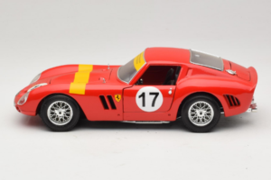 Ferrari 250 GTO #17 Bburago Sammlerborse Raudonas Bburago 1:18 3007-P1 Metalas - nuotrauka 4 iš 8