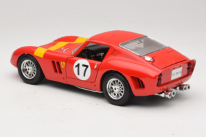 Ferrari 250 GTO #17 Bburago Sammlerborse Raudonas Bburago 1:18 3007-P1 Metalas - nuotrauka 7 iš 8