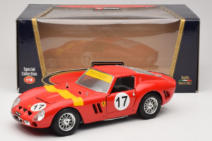 Ferrari 250 GTO #17 Bburago Sammlerborse Raudonas Bburago 1:18 3007-P1 Metalas - nuotrauka 8 iš 8