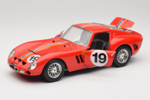 Ferrari 250 GTO #19 Raudonas Juostos 1962 Bburago 1:18 3011-P3 Metalas - nuotrauka 2 iš 8