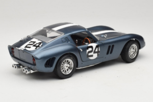 Ferrari 250 GTO #24 Mėlynas Balta Juosta 1962 Bburago 1:18 3011-B2 Metalas - nuotrauka 3 iš 8