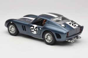 Ferrari 250 GTO #24 Mėlynas Balta Juosta 1962 Bburago 1:18 3011-B2 Metalas - nuotrauka 7 iš 8