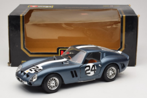Ferrari 250 GTO #24 Mėlynas Balta Juosta 1962 Bburago 1:18 3011-B2 Metalas - nuotrauka 8 iš 8