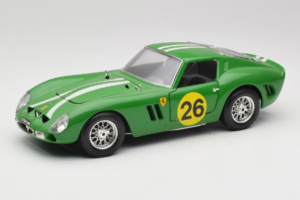Ferrari 250 GTO #26 Žalias Baltos Juostos 1962 Bburago 1:18 3011-G3 Metalas