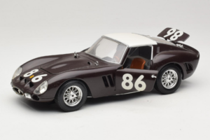 Ferrari 250 GTO #86 Juodas Bburago 1:18 3011-B1 Metalas - nuotrauka 2 iš 8