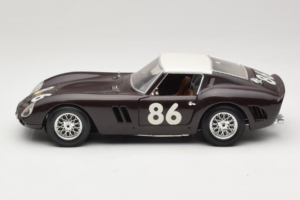 Ferrari 250 GTO #86 Juodas Bburago 1:18 3011-B1 Metalas - nuotrauka 4 iš 8