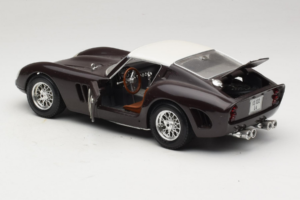 Ferrari 250 GTO #86 Juodas Bburago 1:18 3011-B1 Metalas - nuotrauka 5 iš 8
