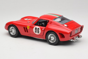 Ferrari 250 GTO #96 Raudonas 1962 Bburago 1:18 3011-N1 Metalas - nuotrauka 7 iš 8