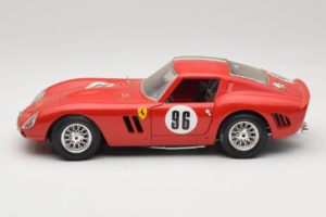 Ferrari 250 GTO #96 Raudonas Italijos Vėliava 1962 Bburago 1:18 3011-P2 Metalas - nuotrauka 4 iš 8