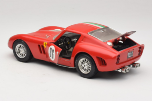 Ferrari 250 GTO #96 Raudonas Italijos Vėliava 1962 Bburago 1:18 3011-P2 Metalas - nuotrauka 5 iš 8