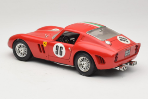 Ferrari 250 GTO #96 Raudonas Italijos Vėliava 1962 Bburago 1:18 3011-P2 Metalas - nuotrauka 7 iš 8
