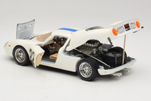 Ferrari 250 LM #22 Baltas 1965 Bburago 1:18 3333-W1 Metalas - nuotrauka 5 iš 8