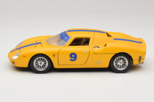 Ferrari 250 LM #9 Geltonas 1965 Bburago 1:18 3033-Y1 Metalas - nuotrauka 4 iš 8
