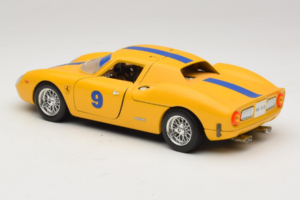 Ferrari 250 LM #9 Geltonas 1965 Bburago 1:18 3033-Y1 Metalas - nuotrauka 7 iš 8