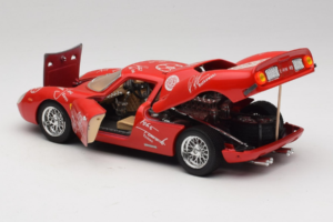 Ferrari 250 LM Raudonas Baltas Essen Autographs Riboto Leidimo Bburago 1:18 3033-P4 Metalas - nuotrauka 5 iš 8
