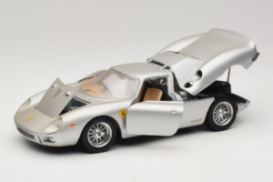 Ferrari 250 LM Sidabrinis Bburago 1:18 3033-S1 Metalas - nuotrauka 2 iš 8