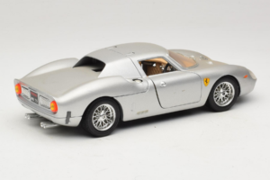 Ferrari 250 LM Sidabrinis Bburago 1:18 3033-S1 Metalas - nuotrauka 3 iš 8