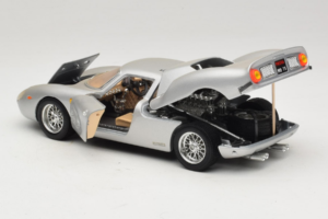 Ferrari 250 LM Sidabrinis Bburago 1:18 3033-S1 Metalas - nuotrauka 5 iš 8