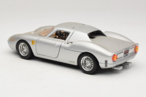 Ferrari 250 LM Sidabrinis Bburago 1:18 3033-S1 Metalas - nuotrauka 7 iš 8