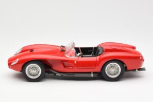 Ferrari 250 Testa Rossa Pontoon Fender Raudonas CMC 1:18 M-071 Metalas - nuotrauka 3 iš 6