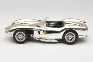 Ferrari 250 Testa Rossa Chrome Sidabrinis Bburago 1:18 3007-C1 Metalas - nuotrauka 4 iš 8
