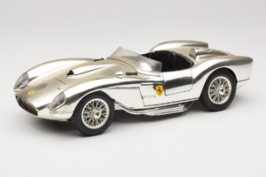 Ferrari 250 Testa Rossa Chrome Sidabrinis Bburago 1:18 3007-C1 Metalas