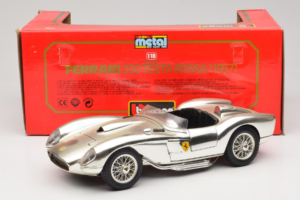 Ferrari 250 Testa Rossa Chrome Sidabrinis Bburago 1:18 3007-C1 Metalas - nuotrauka 8 iš 8