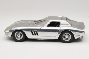 Ferrari 275 GTB Chrome Sidabrinis Guiloy 1:18 B004 Metalas - nuotrauka 4 iš 8
