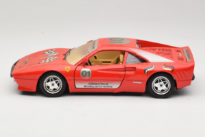Ferrari 288 GTO #1 Raudonas 1984 Bburago 1:18 3027-P3 Metalas - nuotrauka 4 iš 8