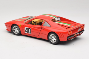 Ferrari 288 GTO #40 Raudonas Italijos Vėliava 1984 Bburago 1:18 3027-P1 Metalas - nuotrauka 7 iš 8