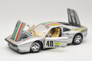 Ferrari 288 GTO #40 Sidabrinis 1984 Bburago 1:18 3027-S1 Metalas - nuotrauka 2 iš 8