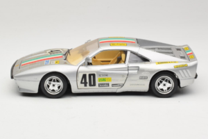 Ferrari 288 GTO #40 Sidabrinis 1984 Bburago 1:18 3027-S1 Metalas - nuotrauka 4 iš 8