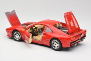 Ferrari 288 GTO Raudonas Bburago 1:18 3027 Metalas - nuotrauka 5 iš 8