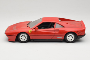 Ferrari 288 GTO Raudonas Tonka 1:18 3233 Metalas - nuotrauka 4 iš 8