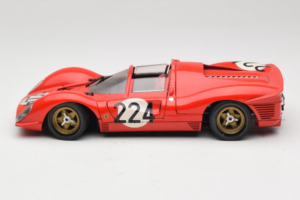 Ferrari 330 P4 #224 Raudonas 1967 Revell 1:18 48825-P2 Metalas - nuotrauka 4 iš 7