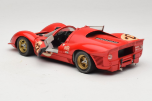 Ferrari 330 P4 #23 L. Bandini / C. Amon 24 Hours of Daytona Winner 1967 Revell 1:18 48833 Metalas - nuotrauka 5 iš 8